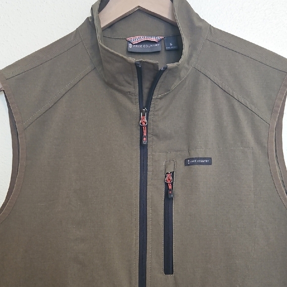 NWT Free Country Stretch Rip Stop Mens Outdoor Vest W Zip Pockets Sz. S - Picture 2 of 9